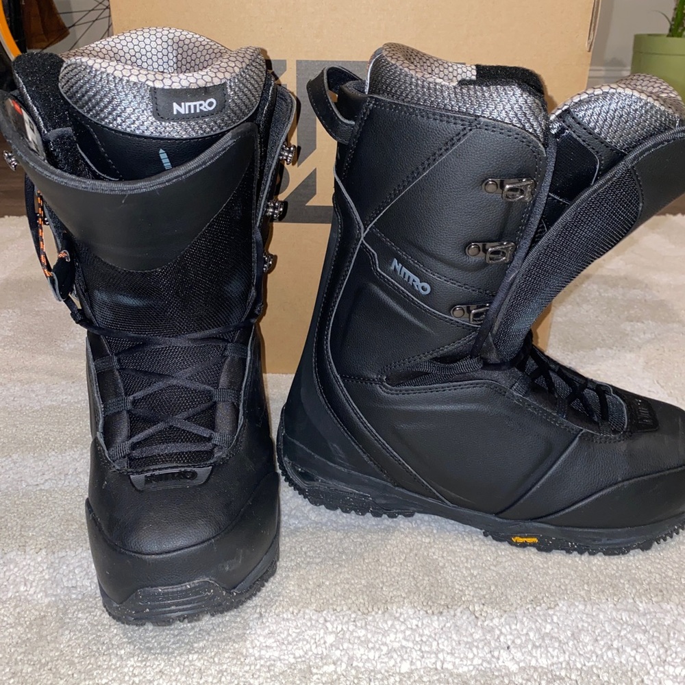Men’s snowboard boots
